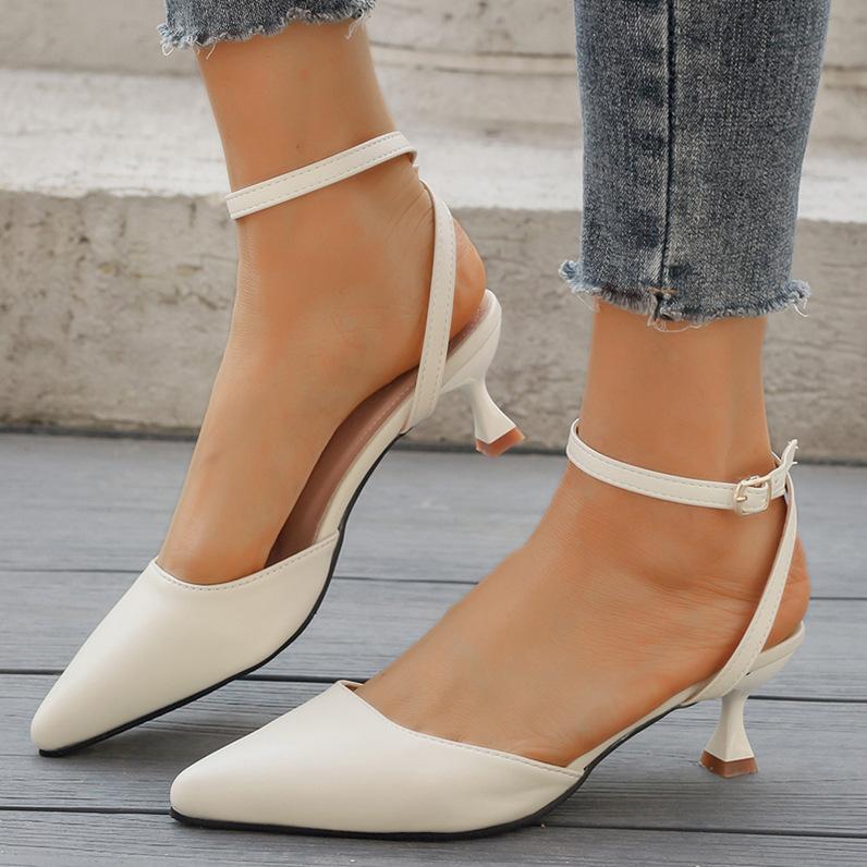 Pointed thin heel high heel sandals women s 2025 summer new foreign trade large size one-word buckle bag head sandals spot 35
Pointed thin heel high heel sandals women s 2025 summer new foreign trade large size one-word buckle bag head sandals spot 35