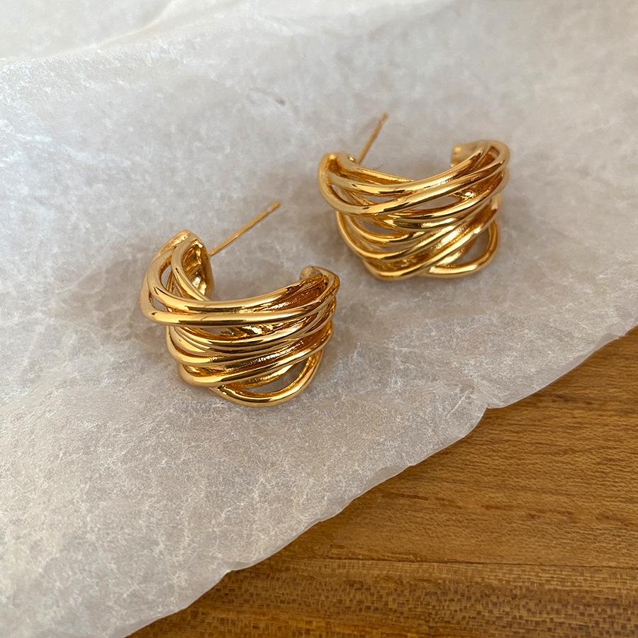 Real gold electroplated silver needle multi-layer C-shaped earrings, European and American retro temperament earrings, light luxury high-end earrings
Real gold electroplated silver needle multi-layer C-shaped earrings, European and American retro temperament earrings, light luxury high-end earrings
