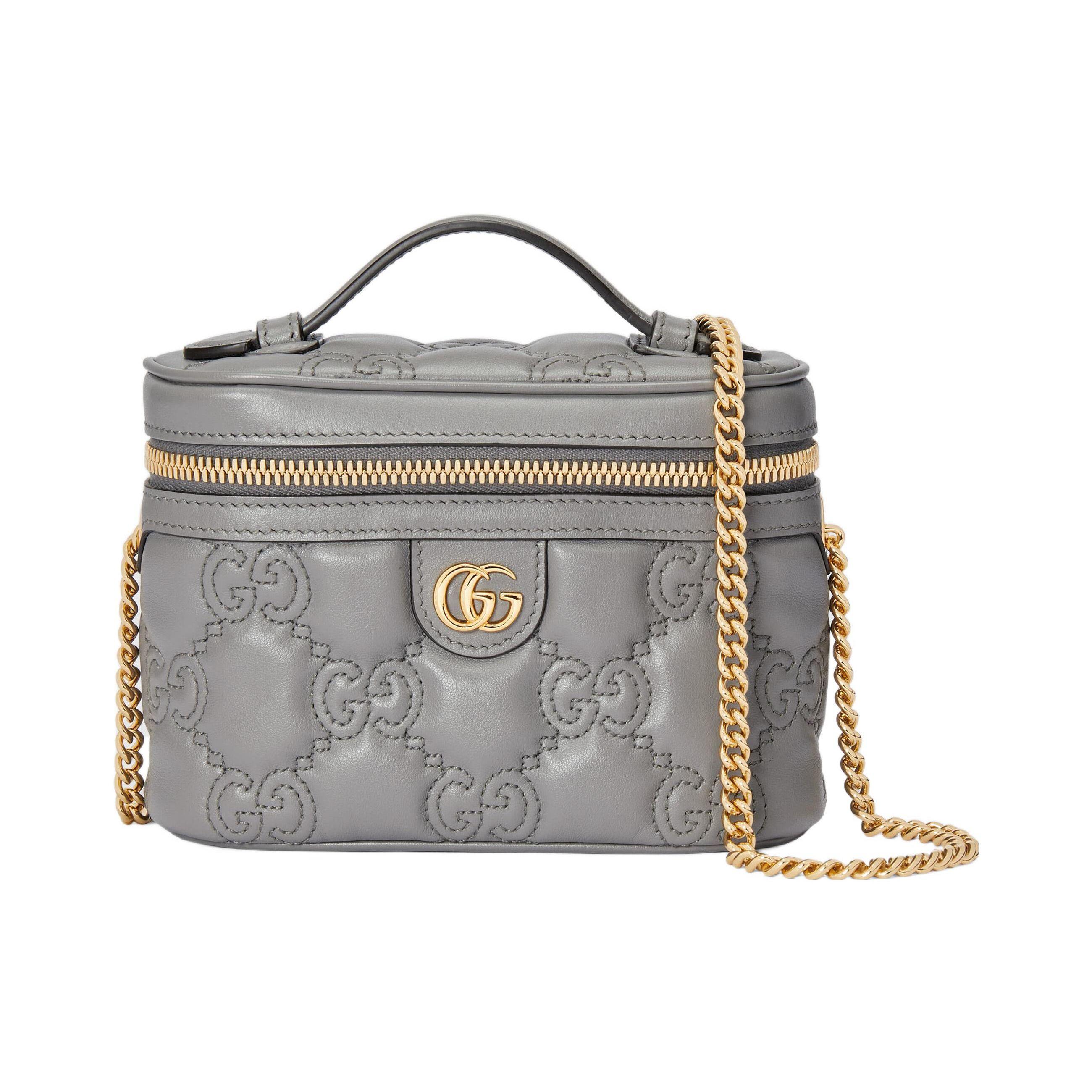 Gucci GG Matelassé Gold Logo Chain Design Leather Handle Makeup Box Shoulder Bag Tote Mini Women bags Gray 723770-UM8IG-1275 Basic Set (Bag+Dust Bag)
Gucci GG Matelassé Gold Logo Chain Design Leather Handle Makeup Box Shoulder Bag Tote Mini Women bags Gray 723770-UM8IG-1275 Basic Set (Bag+Dust Bag)