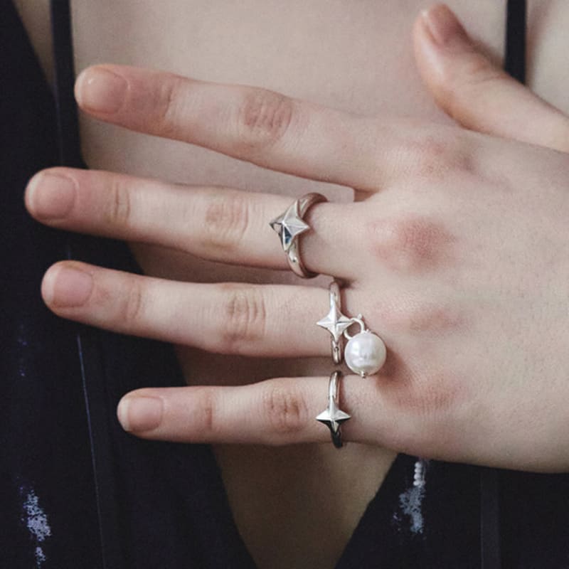 ohuuu night water color silver gabi ring 02/03 925silver
ohuuu night water color silver gabi ring 02/03 925silver