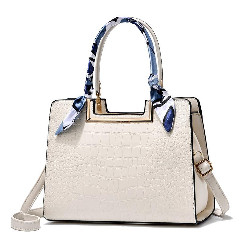 Mom Bag, New Atmospheric and Fashionable Handbag, Middle-aged Large Capacity Single Shoulder Crossbody Bag
Mom Bag, New Atmospheric and Fashionable Handbag, Middle-aged Large Capacity Single Shoulder Crossbody Bag