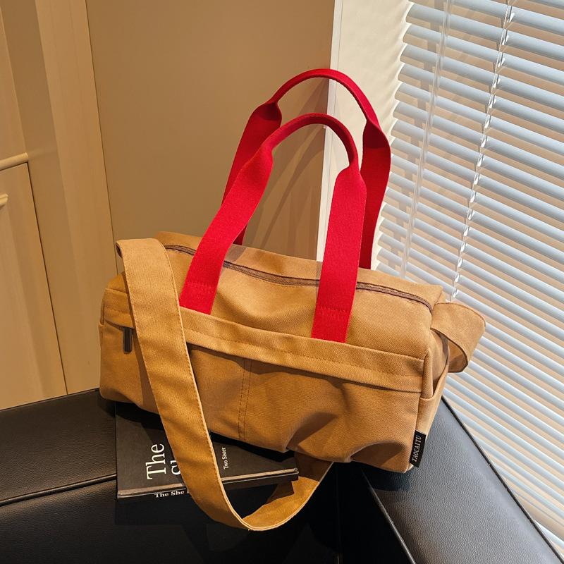 Large-capacity canvas messenger bag women s 2025 new poor simple contrasting color messenger bag niche versatile shoulder чорний
Large-capacity canvas messenger bag women s 2025 new poor simple contrasting color messenger bag niche versatile shoulder чорний