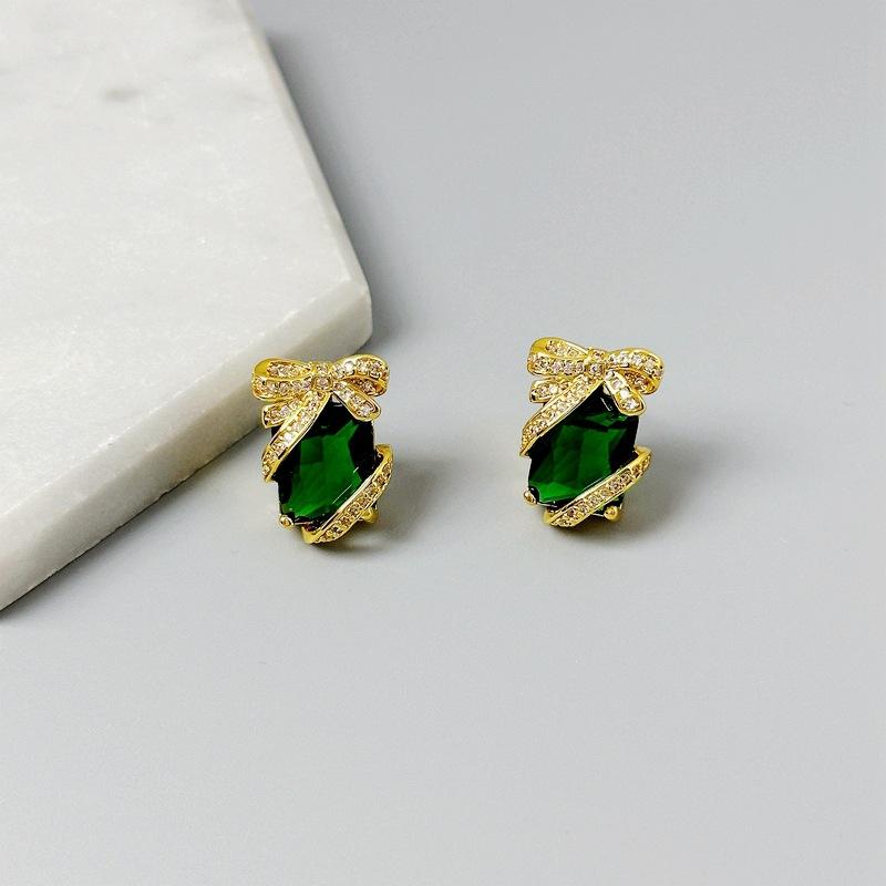 Creative Fashion Design Light Luxury Earrings Femininity Bow Wrapped Square Zircon Stud Earrings зелений
Creative Fashion Design Light Luxury Earrings Femininity Bow Wrapped Square Zircon Stud Earrings зелений