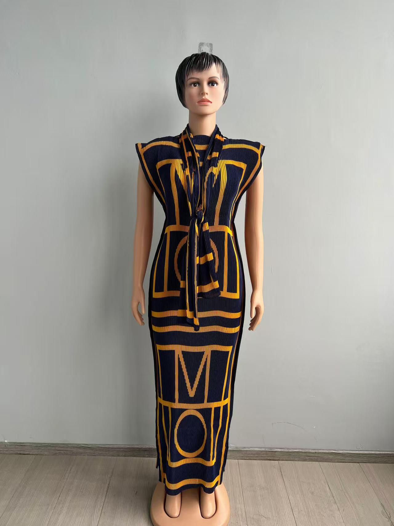Miyake Pleats European Style Plus Size Printed Dress One Size
Miyake Pleats European Style Plus Size Printed Dress One Size