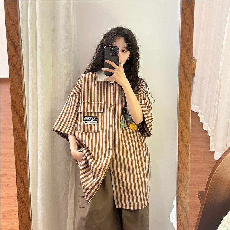 Женская рубашка с коротким рукавом, вертикальные полосы, цветочный принт, контрастный цвет, блузка с одним карманом, женские топы one size кофейный
Женская рубашка с коротким рукавом, вертикальные полосы, цветочный принт, контрастный цвет, блузка с одним карманом, женские топы one size кофейный