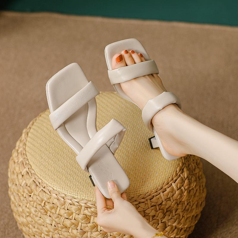 Slippers women s summer wear new square head high heels stiletto fashion high sense cool slippers 39 жовтий
Slippers women s summer wear new square head high heels stiletto fashion high sense cool slippers 39 жовтий