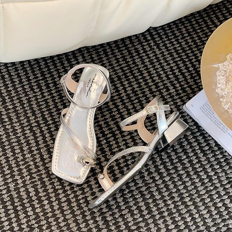 Designer Women s Summer Metal Clip Toe Sandals Fashion Outdoor Gladiator Low Heel Footwear for Ladies 35 серебряный
Designer Women s Summer Metal Clip Toe Sandals Fashion Outdoor Gladiator Low Heel Footwear for Ladies 35 серебряный