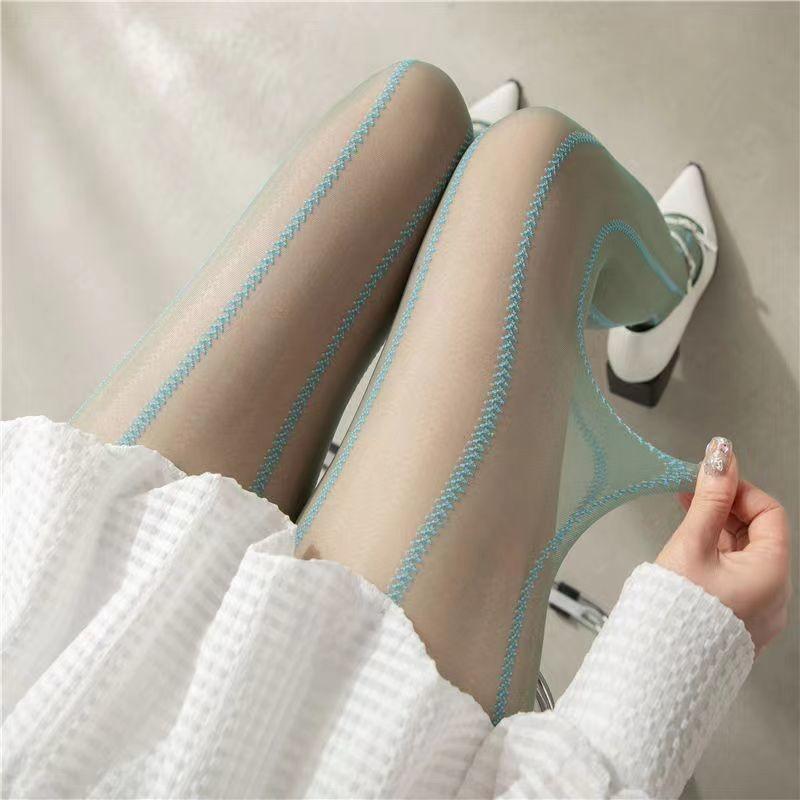 New Sexy Wheat Stripe Pattern Pantyhose For Women Thin Slim Fit Tights Fashion Retro Vertical Stripes Stockings One Size 40-65 Kg
New Sexy Wheat Stripe Pattern Pantyhose For Women Thin Slim Fit Tights Fashion Retro Vertical Stripes Stockings One Size 40-65 Kg