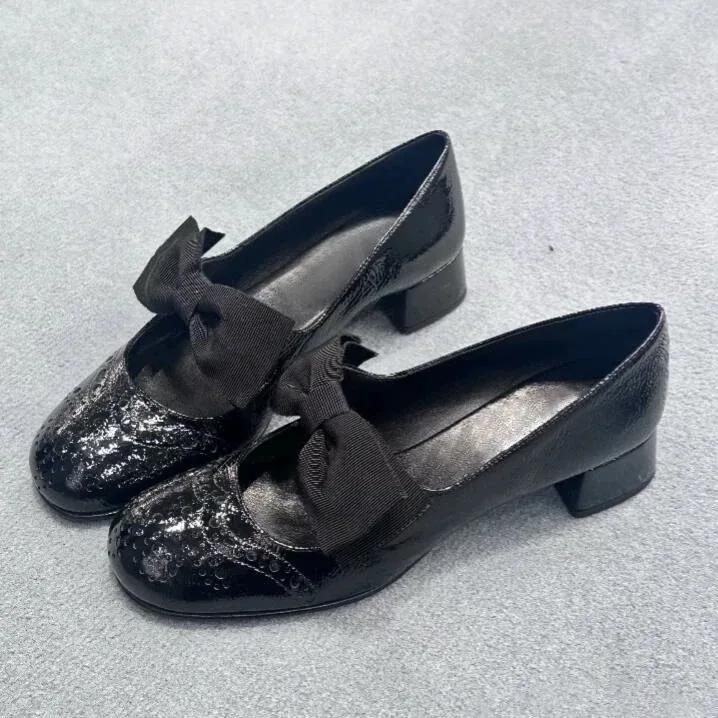 Дизайнерские туфли Мэри Джейн из натуральной кожи с бантом, массивный каблук, повседневные, женские, роскошный скульптурный верх, женские туфли-лодочки, Zapatos De Mujer 40 чёрный
Дизайнерские туфли Мэри Джейн из натуральной кожи с бантом, массивный каблук, повседневные, женские, роскошный скульптурный верх, женские туфли-лодочки, Zapatos De Mujer 40 чёрный