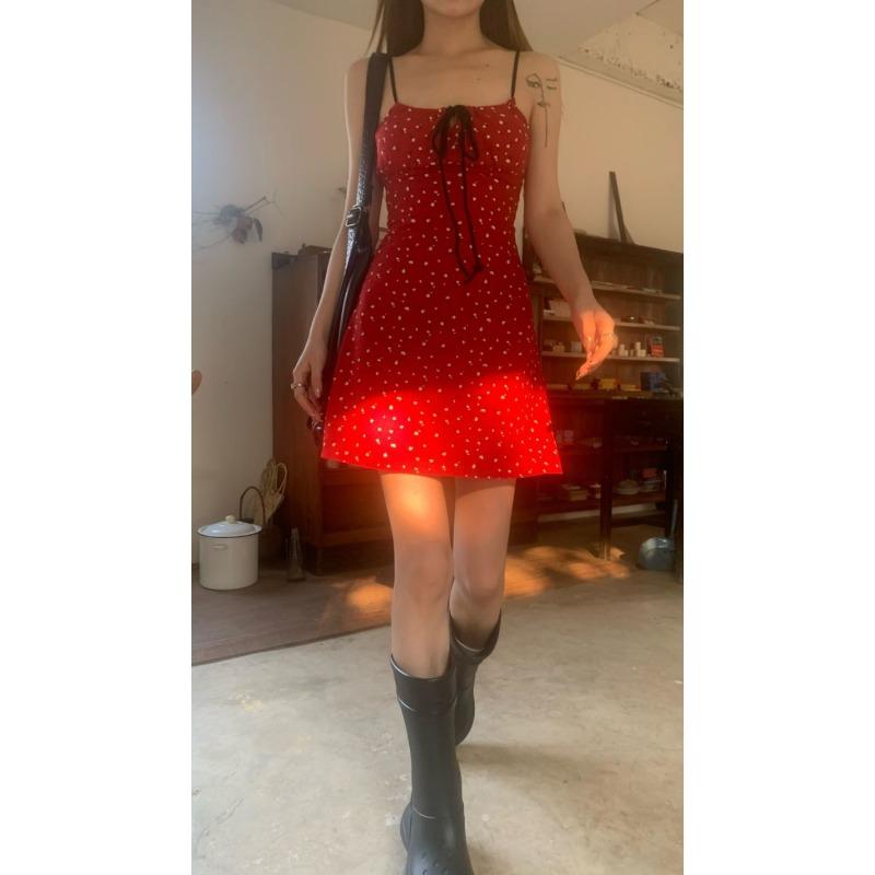 Red Seaside Resort Style Floral Suspender Dress Hot Girl Waist Tight Fashion Short Skirt S червоний
Red Seaside Resort Style Floral Suspender Dress Hot Girl Waist Tight Fashion Short Skirt S червоний