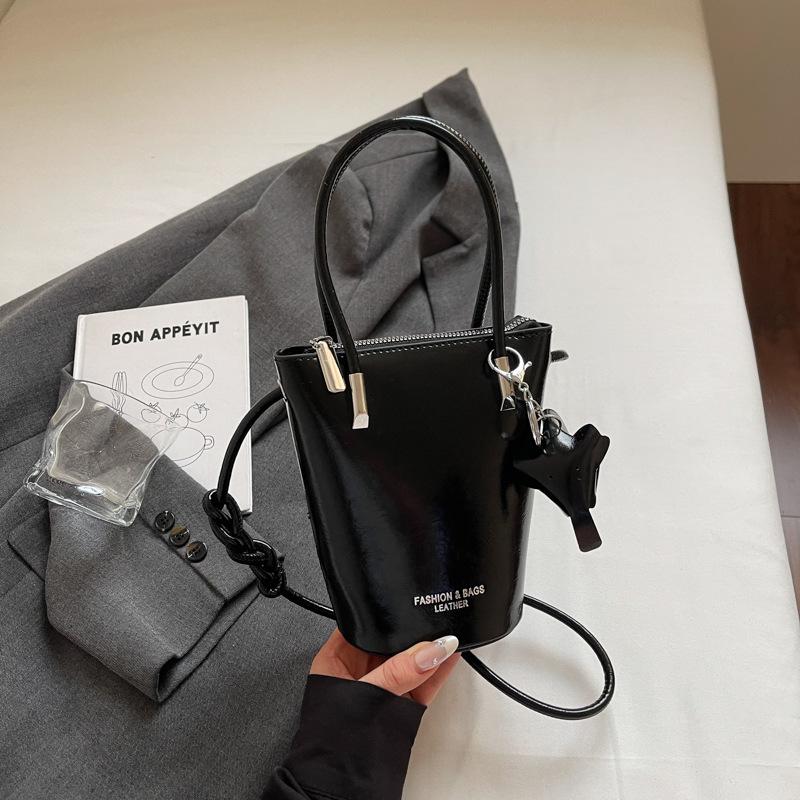 Premium sense hand bag women s new trendy fashion versatile messenger bag popular shoulder bucket bag чорний
Premium sense hand bag women s new trendy fashion versatile messenger bag popular shoulder bucket bag чорний
