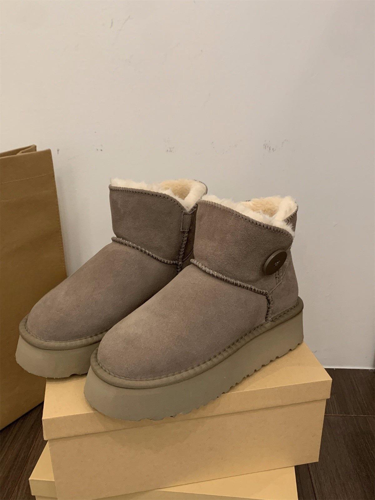 Зимние ботинки на платформе, женская обувь 2025 года, новые зимние бархатные утолщенные хлопковые ботинки, короткие ботинки, хлопковые ботинки 40
Зимние ботинки на платформе, женская обувь 2025 года, новые зимние бархатные утолщенные хлопковые ботинки, короткие ботинки, хлопковые ботинки 40