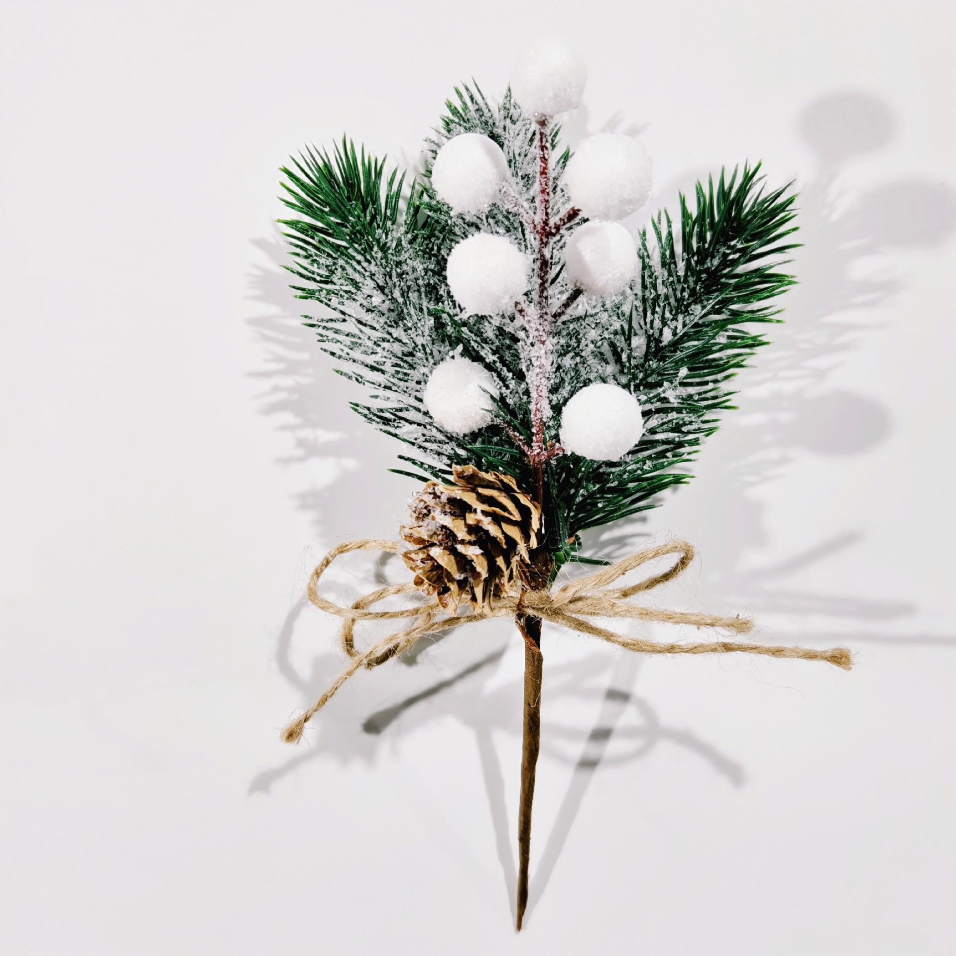 10pcs Christmas Decorations Pine Branch Twig with Snow Pine Cones Berries Rattan Vine for Xmas Tree Wreath Garland Craft 20cm белый
10pcs Christmas Decorations Pine Branch Twig with Snow Pine Cones Berries Rattan Vine for Xmas Tree Wreath Garland Craft 20cm белый