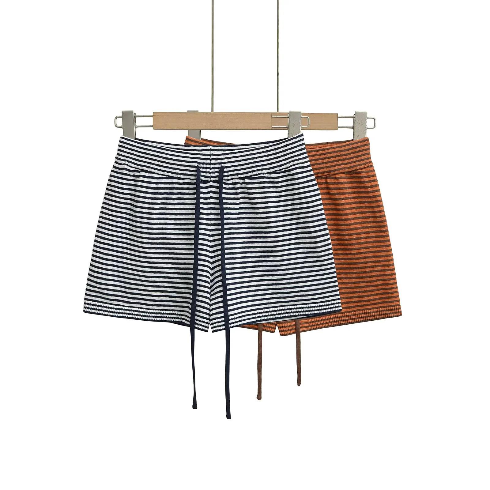 Women s High-Waist Color Block Striped Shorts - Casual, Loose Fit with Drawstring for Spring/Summer Small
Women s High-Waist Color Block Striped Shorts - Casual, Loose Fit with Drawstring for Spring/Summer Small