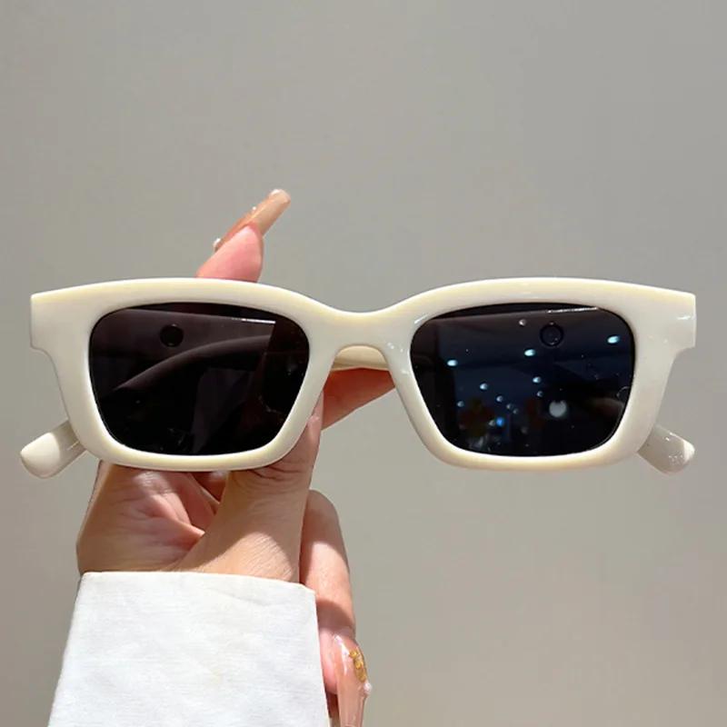 High Quality High End Designer Style Retro Stylish Edgy Punk Timeless Square Shaped Female For Both Male Sun Glasses
High Quality High End Designer Style Retro Stylish Edgy Punk Timeless Square Shaped Female For Both Male Sun Glasses