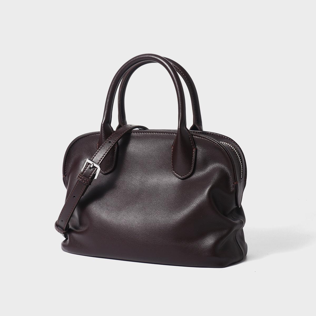 A Niche High-end Bowling Bag with A Layered Cowhide Fold Handbag for Commuting and A Large Capacity Crossbody Shell Bag кофейный
A Niche High-end Bowling Bag with A Layered Cowhide Fold Handbag for Commuting and A Large Capacity Crossbody Shell Bag кофейный