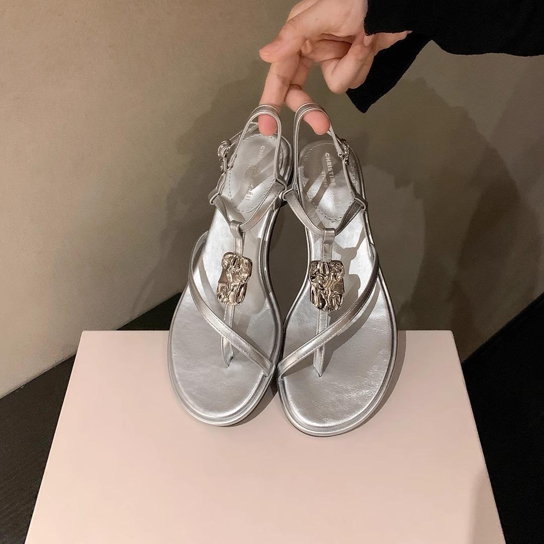 Sheepskin version~ retro metal buckle cross strap thick heel vacation leather sandals women s summer 35
Sheepskin version~ retro metal buckle cross strap thick heel vacation leather sandals women s summer 35