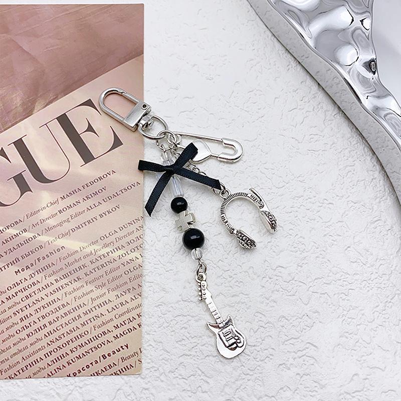 Trendy Punk Guitar Headphone Keychain Sweet Cool Metal Keyring Y2K Bag Pendant Backpack Hanging Decoration Girl Gifts
Trendy Punk Guitar Headphone Keychain Sweet Cool Metal Keyring Y2K Bag Pendant Backpack Hanging Decoration Girl Gifts