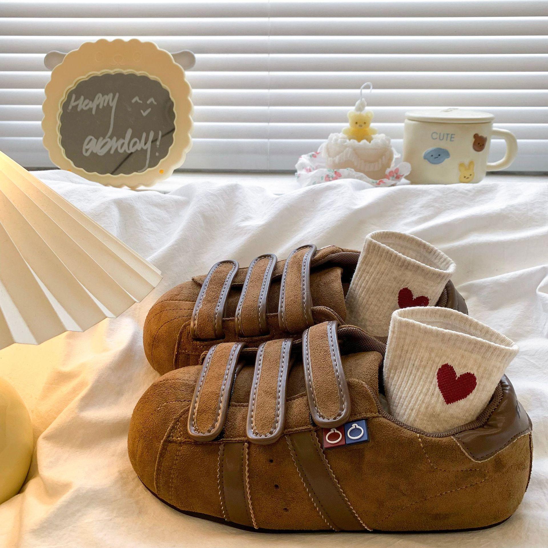 Ретро матовые туфли на платформе с большой головой женские 2025 осень новые на плоской подошве с внутренней высотой увеличение низкий верх спортивная обувь повседневные моральные тренировочные туфли 40 темно-коричневого
Ретро матовые туфли на платформе с большой головой женские 2025 осень новые на плоской подошве с внутренней высотой увеличение низкий верх спортивная обувь повседневные моральные тренировочные туфли 40 темно-коричневого