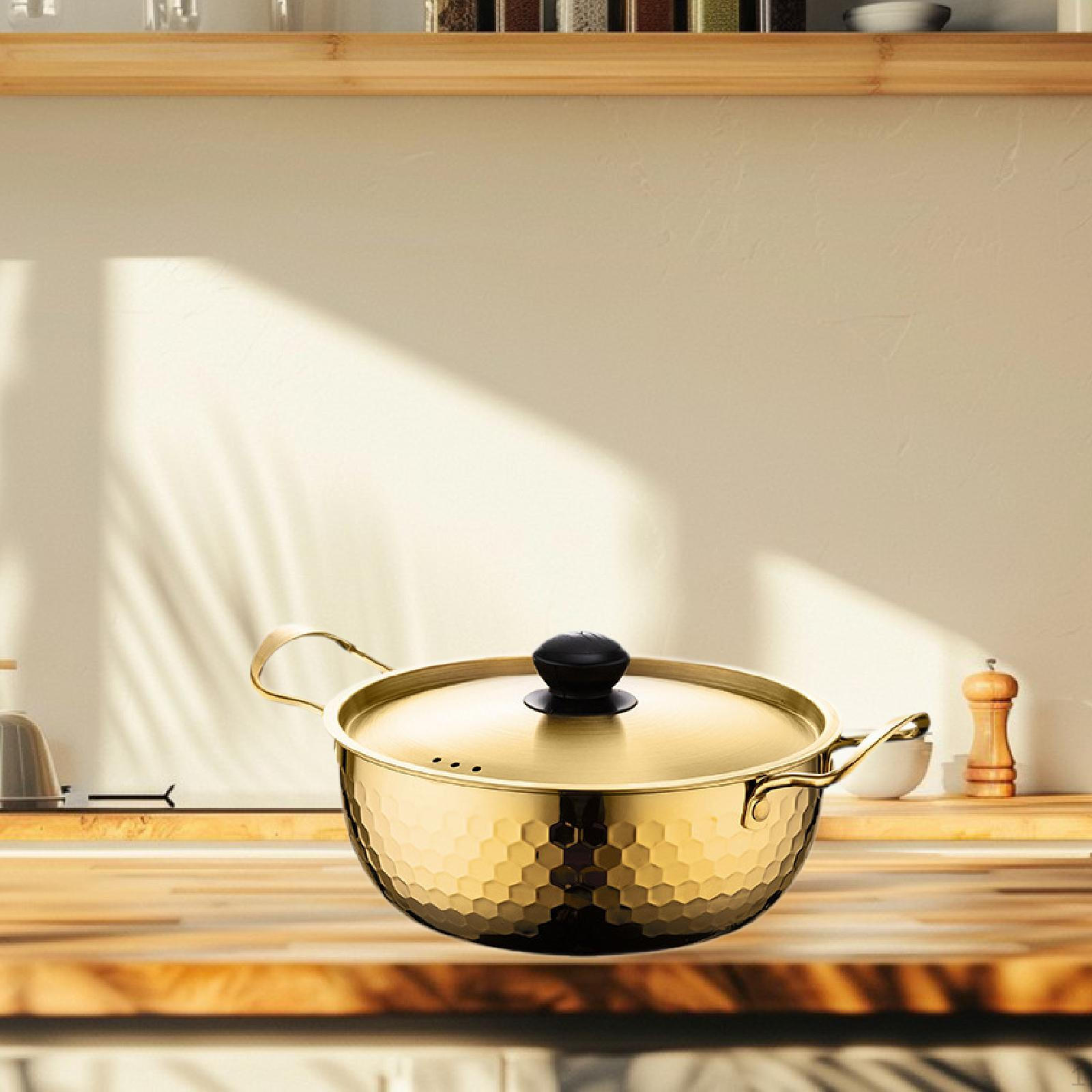 Корейский горшок для рамэна, кимчи, суп, быстрый нагрев, многофункциональная кухонная посуда с двойной ручкой, кастрюля для 22cm Gold
Корейский горшок для рамэна, кимчи, суп, быстрый нагрев, многофункциональная кухонная посуда с двойной ручкой, кастрюля для 22cm Gold