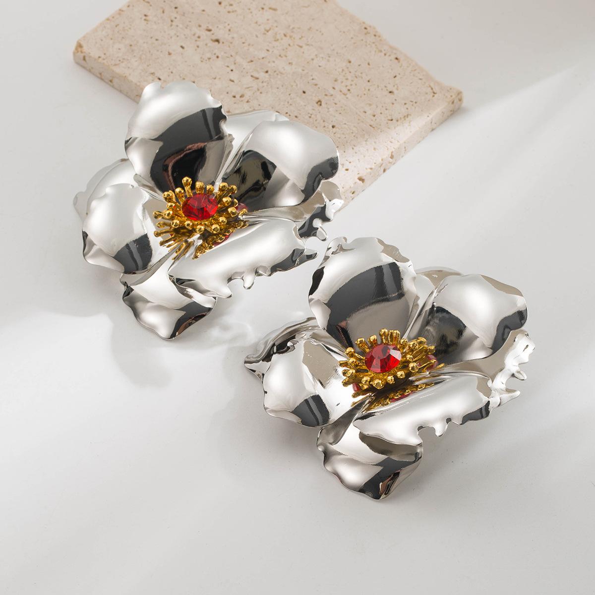 European and American Fashion Exaggerated Personality Versatile Inlaid Diamond Flower Earrings for Women Red Elegant Versatile Ear Jewelry срібний
European and American Fashion Exaggerated Personality Versatile Inlaid Diamond Flower Earrings for Women Red Elegant Versatile Ear Jewelry срібний