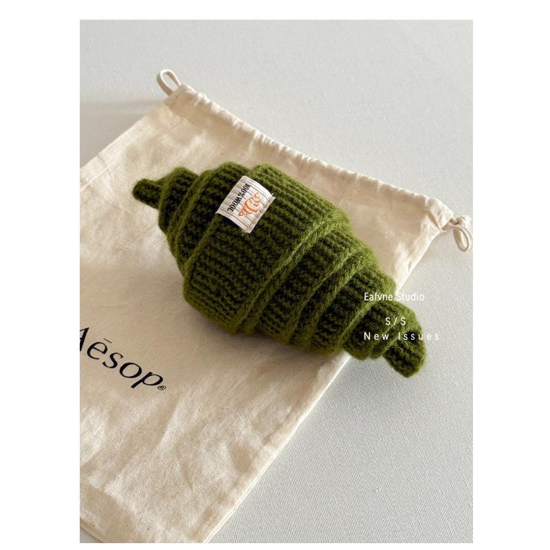 Pure Wool Niche Thin Narrow Triangle Long Scarf Women s Autumn and Winter Neck Protection Warm Scarf
Pure Wool Niche Thin Narrow Triangle Long Scarf Women s Autumn and Winter Neck Protection Warm Scarf