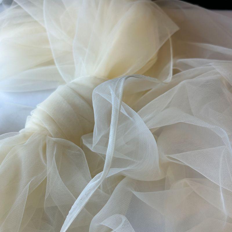 Fine transparent and soft gauze and net fabric suitable for wedding dresses formal gowns and designer clothing fabrics 1.5M&1M
Fine transparent and soft gauze and net fabric suitable for wedding dresses formal gowns and designer clothing fabrics 1.5M&1M