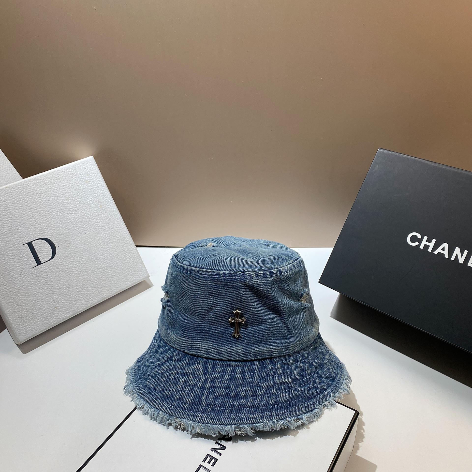 Cross Mark European Station Quality Hole Cat Whisker Denim Bucket Hat Four Seasons Washed Denim Cotton Versatile Neutral Hat adjustable середній синього кольору
Cross Mark European Station Quality Hole Cat Whisker Denim Bucket Hat Four Seasons Washed Denim Cotton Versatile Neutral Hat adjustable середній синього кольору