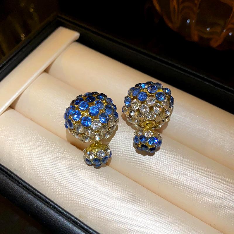 Silver needle with diamonds, two earrings before and after, new fashion versatile stud earrings, niche high-end temperament earrings, women
Silver needle with diamonds, two earrings before and after, new fashion versatile stud earrings, niche high-end temperament earrings, women