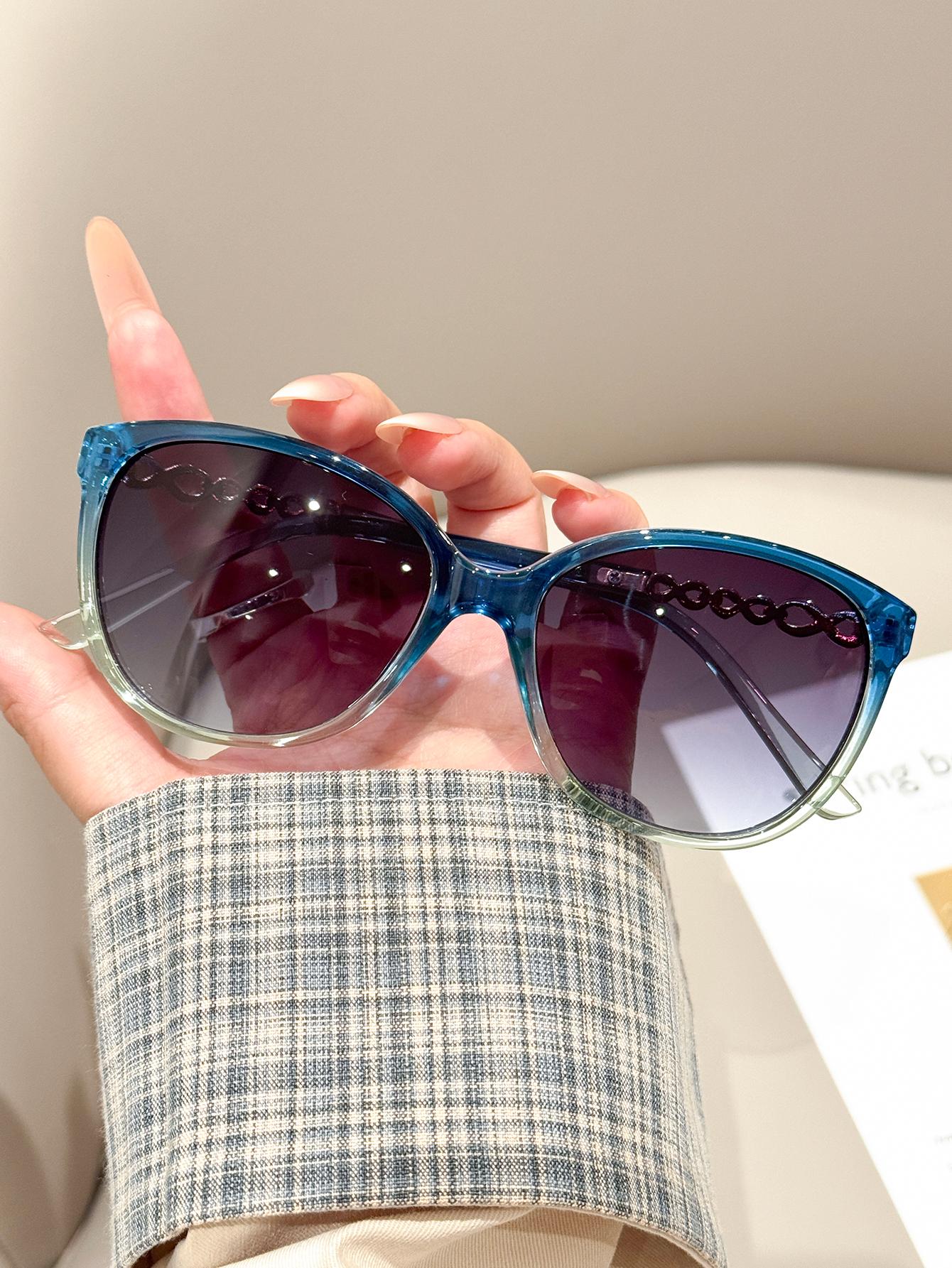 1Pc Fashion Cat-Eye Sunglasses for Women, Designer Brand, Vintage Sunglasses for Ladies, Retro Shades for Travel
1Pc Fashion Cat-Eye Sunglasses for Women, Designer Brand, Vintage Sunglasses for Ladies, Retro Shades for Travel