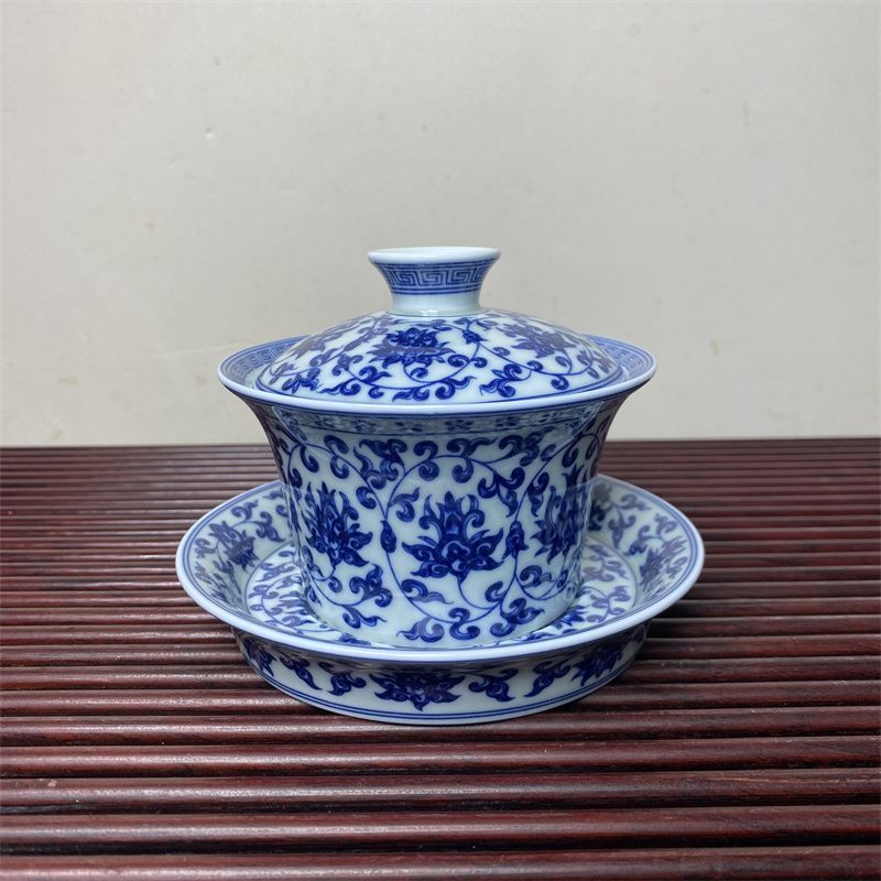 150ml Blue and White Entwined Lotus Covered Bowl Chinese Three Talent Bowl Lid Hoverable Tea Bowl Large Capacity Tea Cup 150ml
150ml Blue and White Entwined Lotus Covered Bowl Chinese Three Talent Bowl Lid Hoverable Tea Bowl Large Capacity Tea Cup 150ml