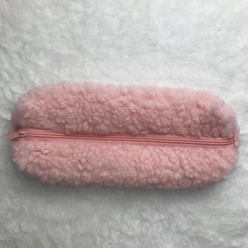 Пенал из корейской овечьей шерсти: Грязеотталкивающая, вместительная, многофункциональная сумка для канцелярских принадлежностей, монетниц и косметичек Pink (regular) розовый
Пенал из корейской овечьей шерсти: Грязеотталкивающая, вместительная, многофункциональная сумка для канцелярских принадлежностей, монетниц и косметичек Pink (regular) розовый