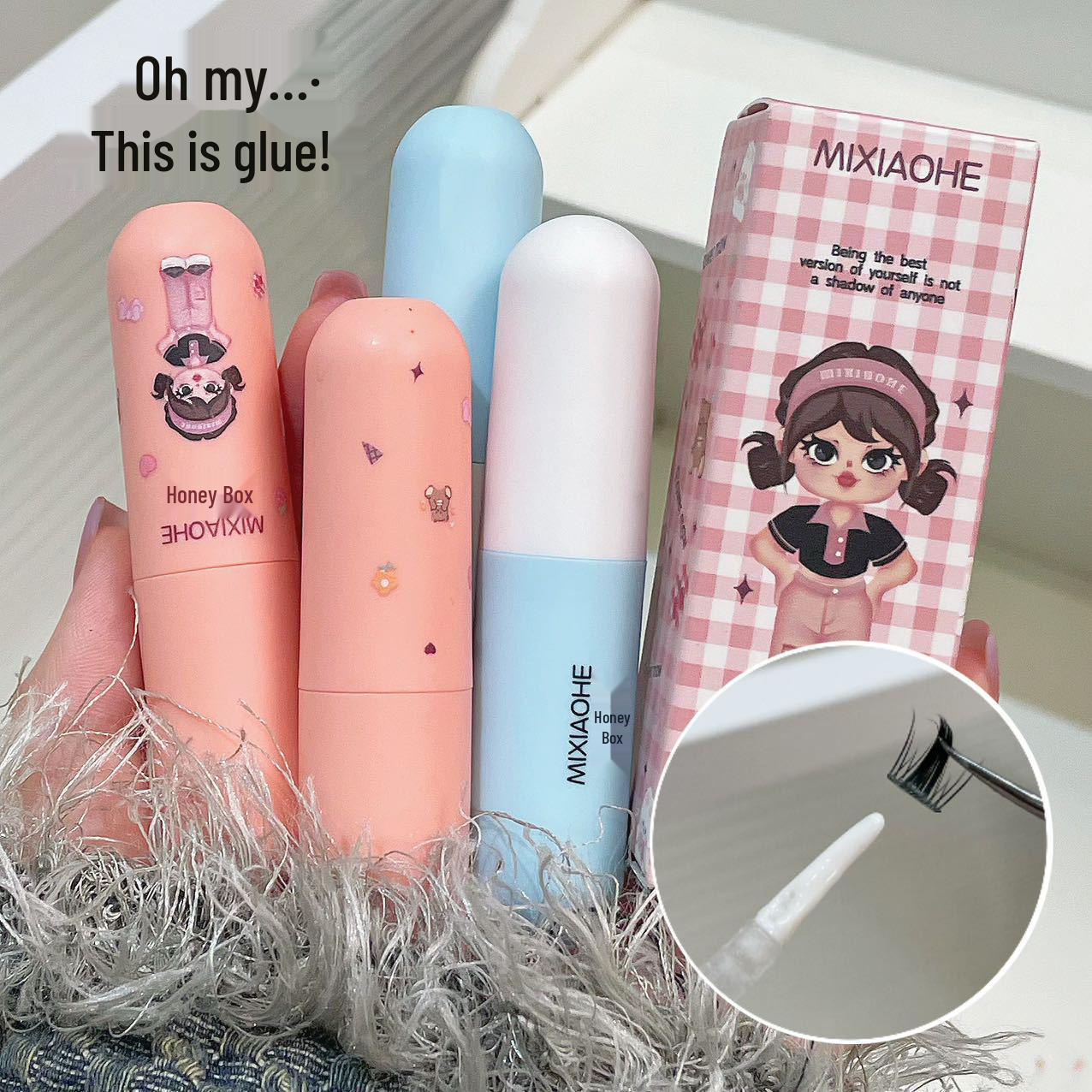 Honey Box Flower Series Eyelash Glue: Long-Lasting, Quick-Drying, Gentle, Transparent, and Super Sticky
Honey Box Flower Series Eyelash Glue: Long-Lasting, Quick-Drying, Gentle, Transparent, and Super Sticky