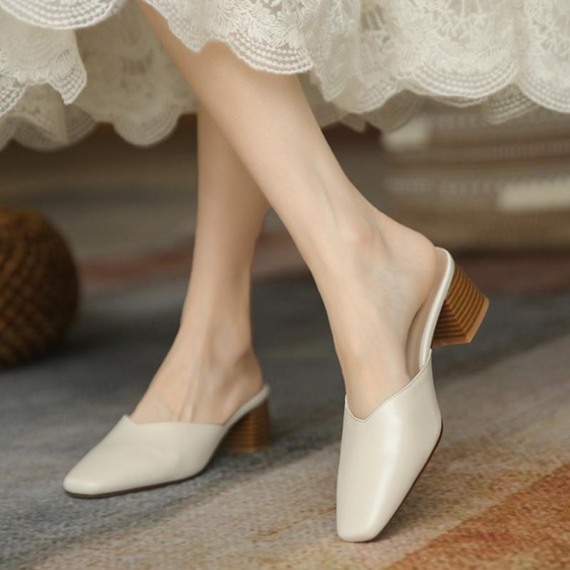 Мода 2025 Новые ретро полушлепанцы на толстом каблуке Женские универсальные шлепанцы с квадратным носком Крутые шлепанцы Женская уличная обувь Летние новые модели 35 бежевый
Мода 2025 Новые ретро полушлепанцы на толстом каблуке Женские универсальные шлепанцы с квадратным носком Крутые шлепанцы Женская уличная обувь Летние новые модели 35 бежевый