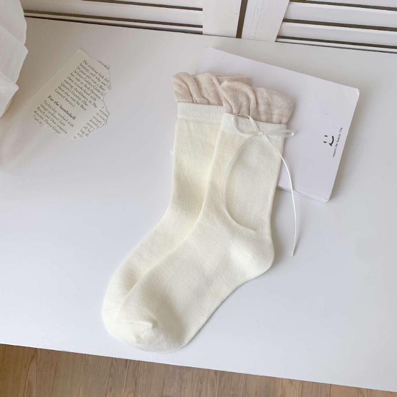 Ladies Spring and Autumn Sweet and Lovely Assorted Flower Bracts Match Color Bow Ballet Style Pile Socks 1 pair молоко, білий колір
Ladies Spring and Autumn Sweet and Lovely Assorted Flower Bracts Match Color Bow Ballet Style Pile Socks 1 pair молоко, білий колір