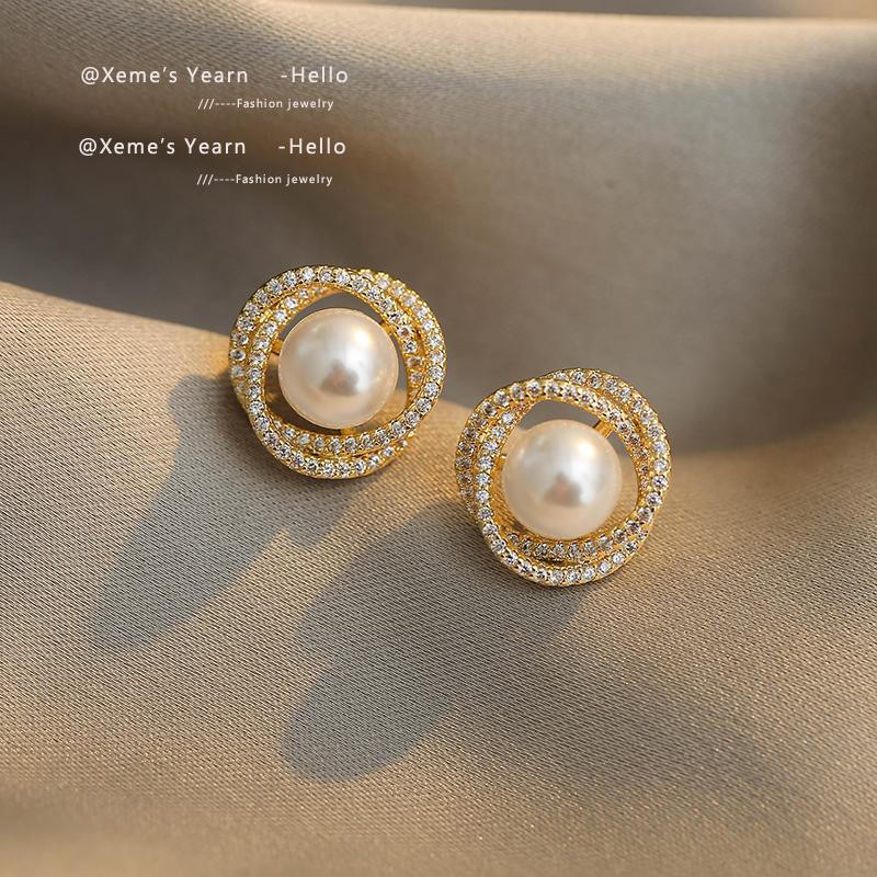 Design Sense Whirlpool Pearl Bird s Nest Short Necklace For Woman Korean Fashion Jewelry New Party Girl s Luxury Clavicle Chain
Design Sense Whirlpool Pearl Bird s Nest Short Necklace For Woman Korean Fashion Jewelry New Party Girl s Luxury Clavicle Chain