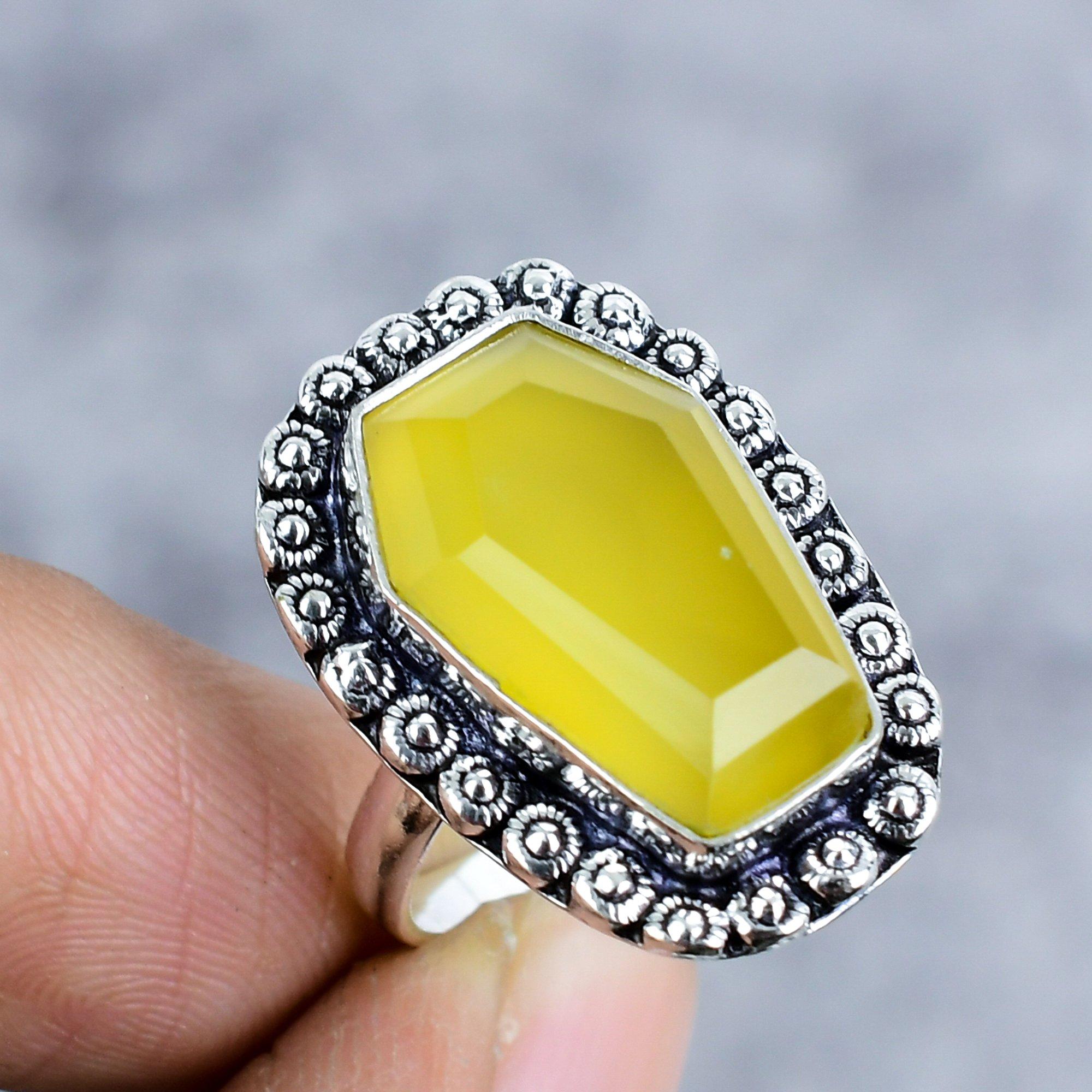 Yellow Onyx Gemstone Handmade 925 Sterling Silver Jewelry Ring Size 7.5 M-2565
Yellow Onyx Gemstone Handmade 925 Sterling Silver Jewelry Ring Size 7.5 M-2565