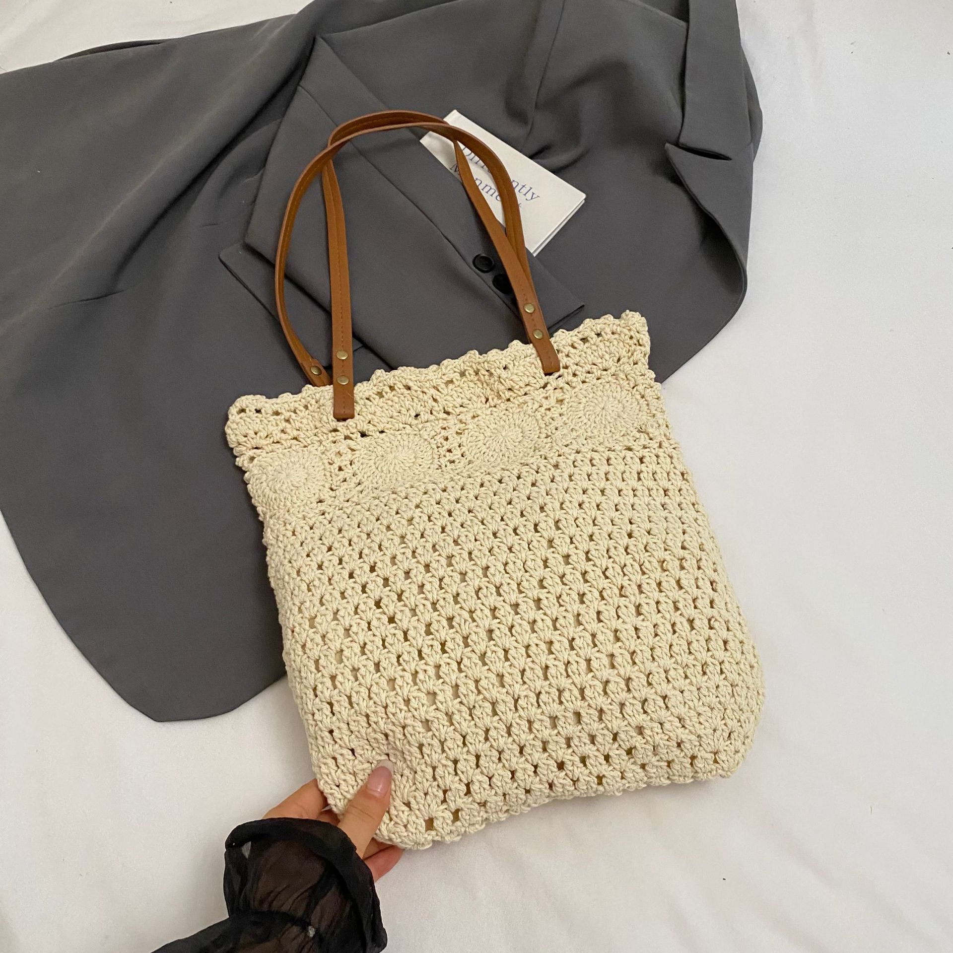 2024 New Summer Large Capacity Tote Bag Women Shoulder Bag Handmade Woven Bag Fresh Rural Handheld Travel Grass Woven Female Sac
2024 New Summer Large Capacity Tote Bag Women Shoulder Bag Handmade Woven Bag Fresh Rural Handheld Travel Grass Woven Female Sac