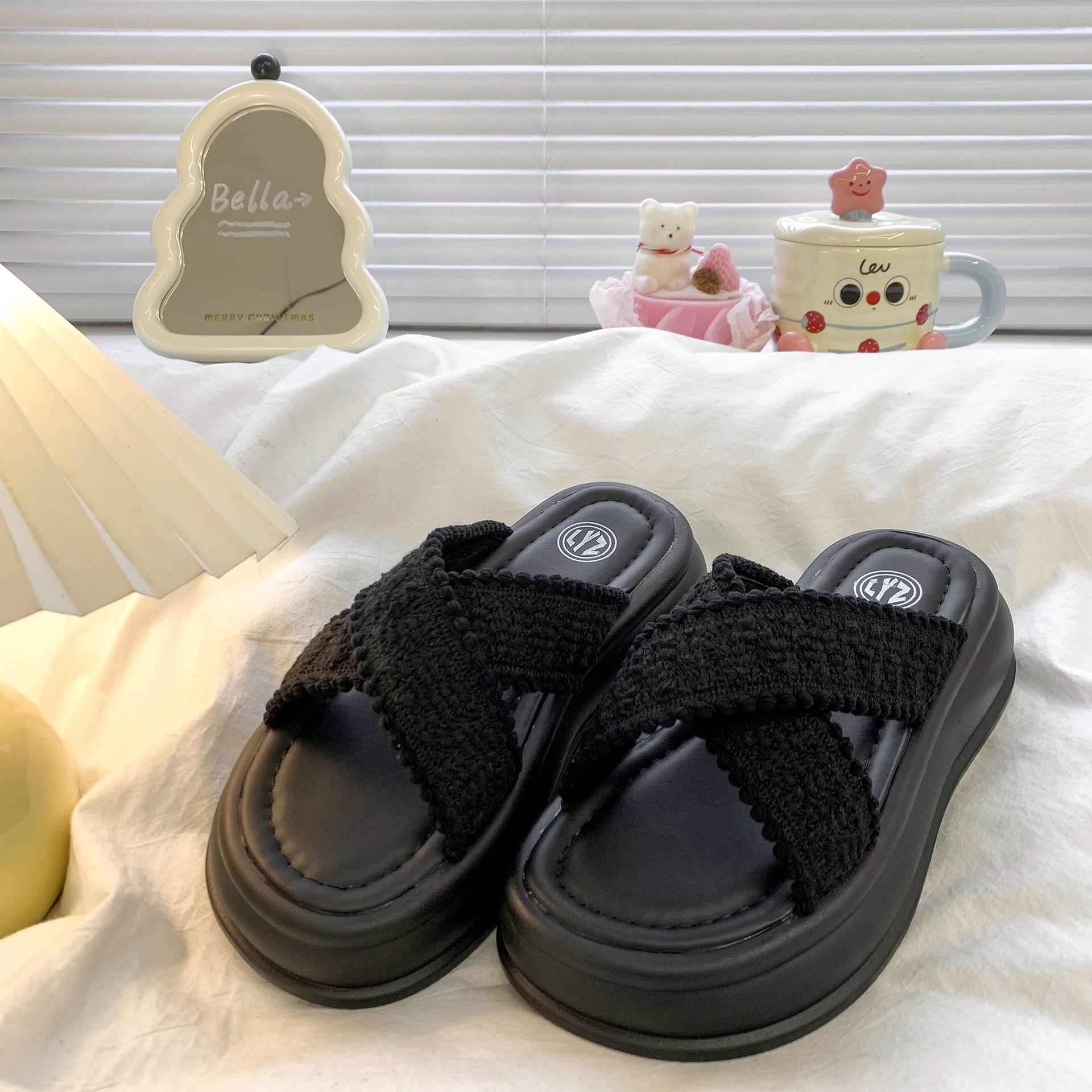 Fairy wind cool slippers, women s 2025 summer new wear soft-soled lazy shoes with skirts, beautiful thick-soled slippers 40
Fairy wind cool slippers, women s 2025 summer new wear soft-soled lazy shoes with skirts, beautiful thick-soled slippers 40