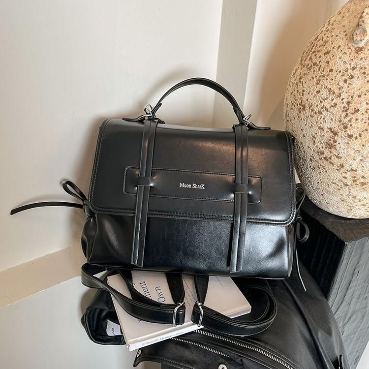 Retro solid color soft leather 2025 new fashionable versatile large-capacity shoulder bag broadband messenger bag коричневый
Retro solid color soft leather 2025 new fashionable versatile large-capacity shoulder bag broadband messenger bag коричневый