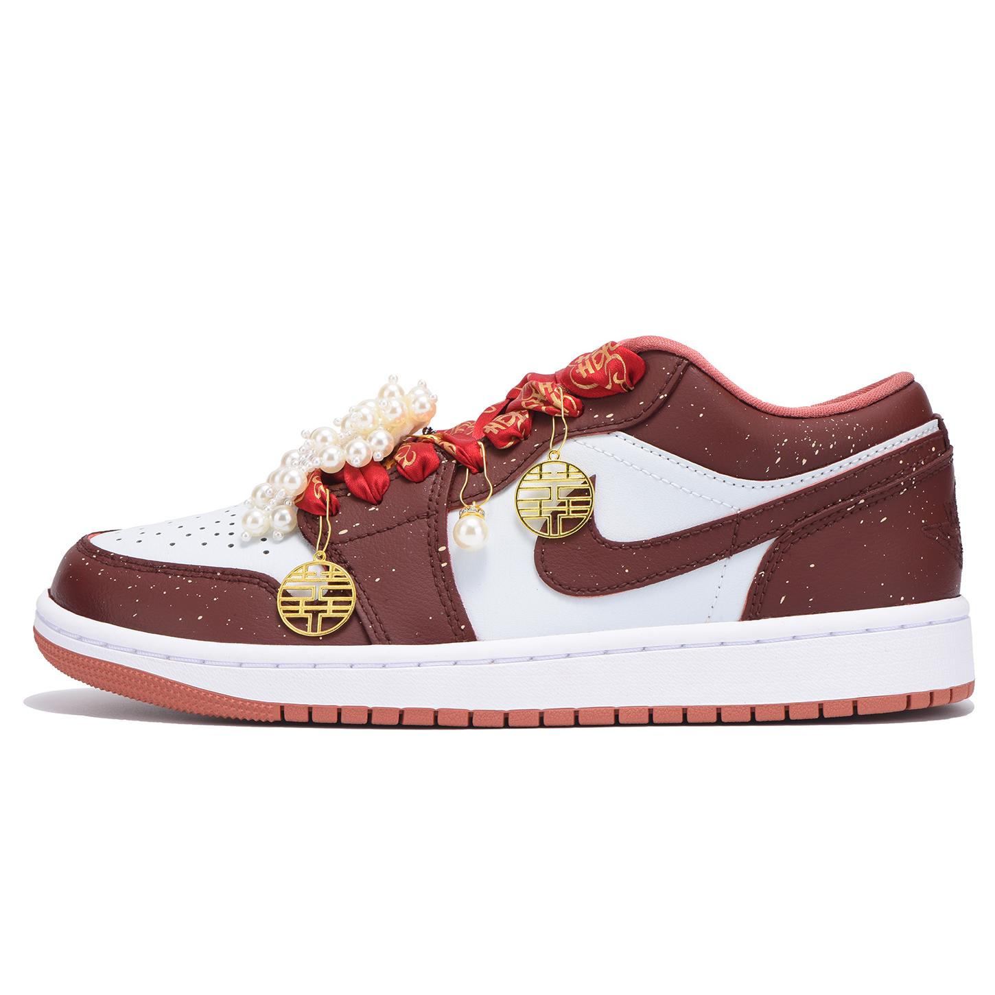 Jordan Air Jordan 1 Slip Resistant Abrasion Resistant Low top Vintage Basketball Shoes Women s Red White DC0774-080(Team59-) 36
Jordan Air Jordan 1 Slip Resistant Abrasion Resistant Low top Vintage Basketball Shoes Women s Red White DC0774-080(Team59-) 36