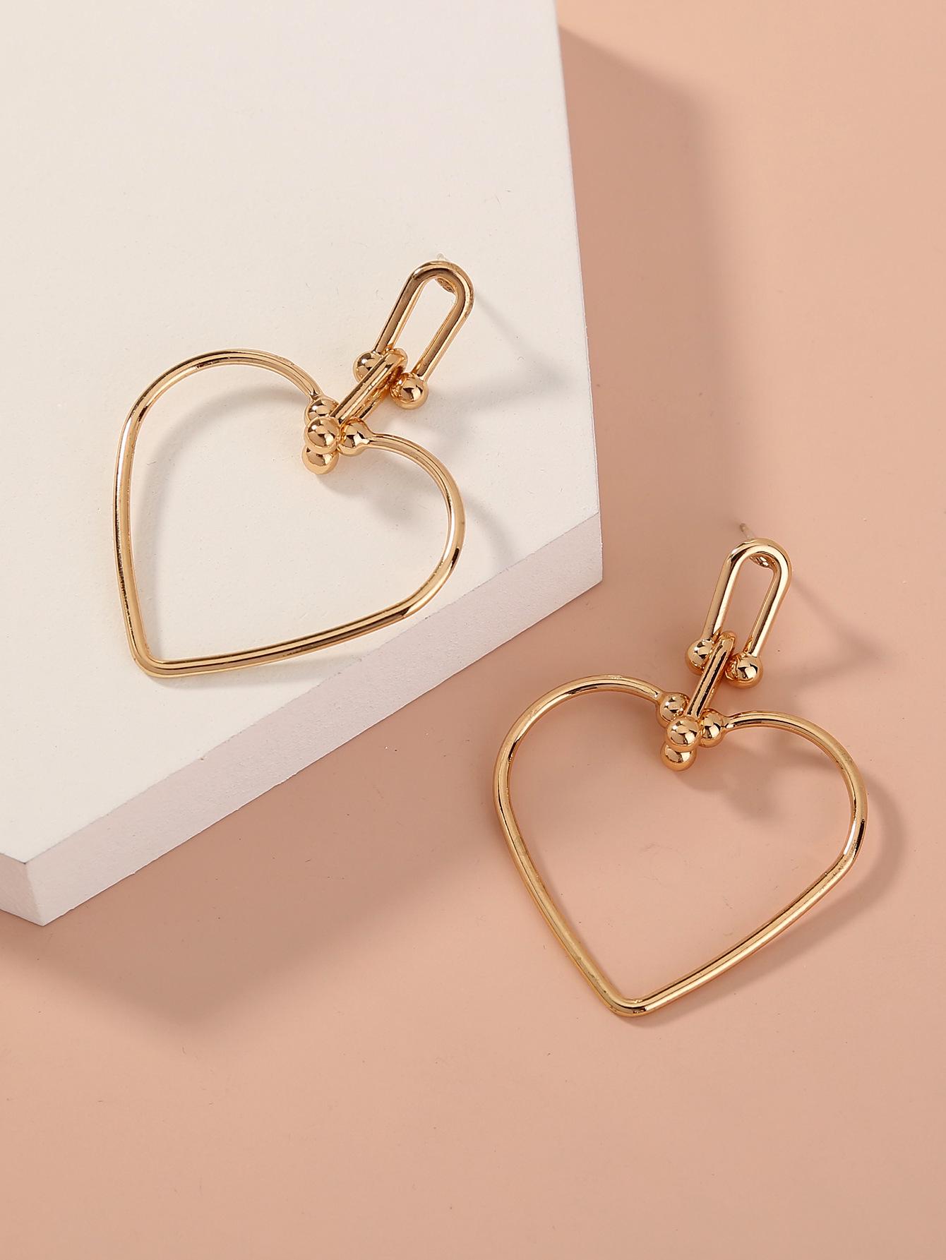 Minimalist Geometric Metal Hoop & Twisted Earrings Collection
Minimalist Geometric Metal Hoop & Twisted Earrings Collection