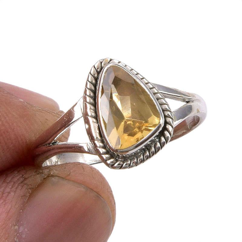 Natural Citrine Gemstone Handmade 925 Sterling Silver Jewelry Ring Size 6 q2o22
Natural Citrine Gemstone Handmade 925 Sterling Silver Jewelry Ring Size 6 q2o22