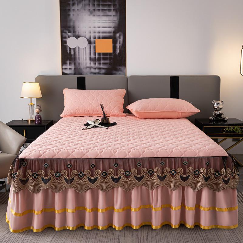 Heart-Pattern Embroidered Bed Skirt Set: Cotton-Filled Soy Cotton, Thickened, Available as Single or Three-Piece Set Pillowcase
Heart-Pattern Embroidered Bed Skirt Set: Cotton-Filled Soy Cotton, Thickened, Available as Single or Three-Piece Set Pillowcase