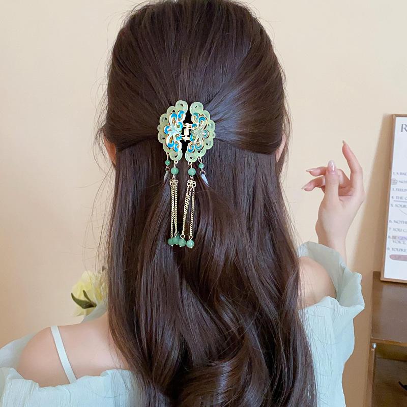 Butterfly water drop fringed hairpin personalized creative side grab clip retro national tide atmosphere hair accessories
Butterfly water drop fringed hairpin personalized creative side grab clip retro national tide atmosphere hair accessories