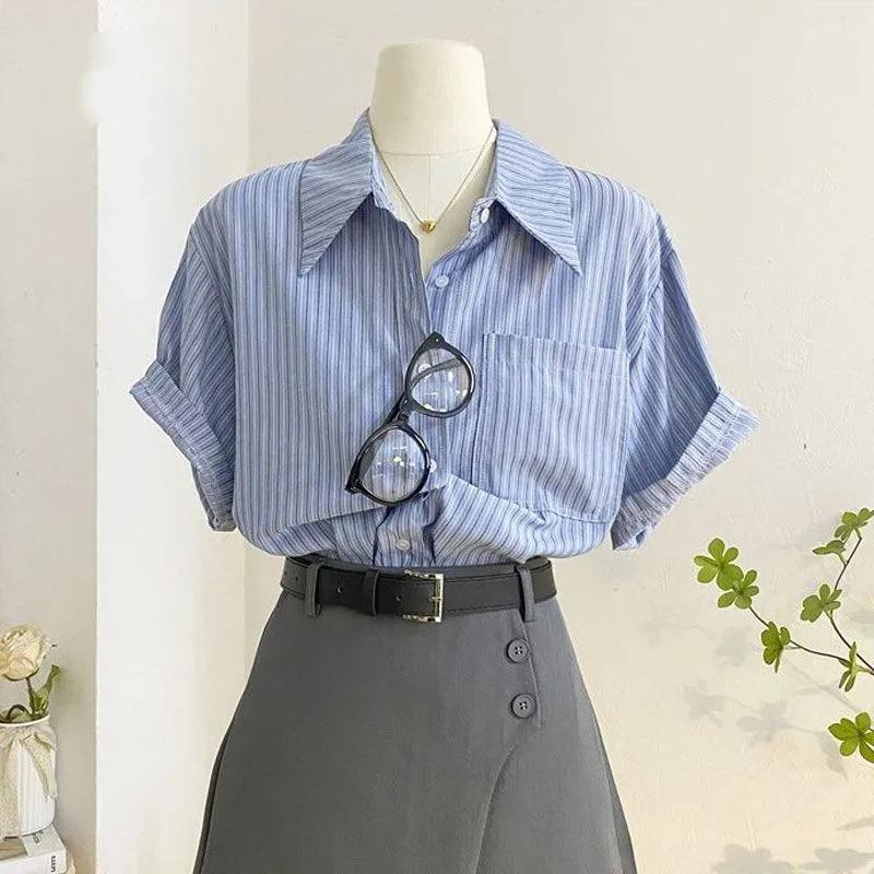Women s Blue White Striped Short Sleeve Shirt Casual Point Collar Button-Down Blouse with Chest Pocket S
Women s Blue White Striped Short Sleeve Shirt Casual Point Collar Button-Down Blouse with Chest Pocket S