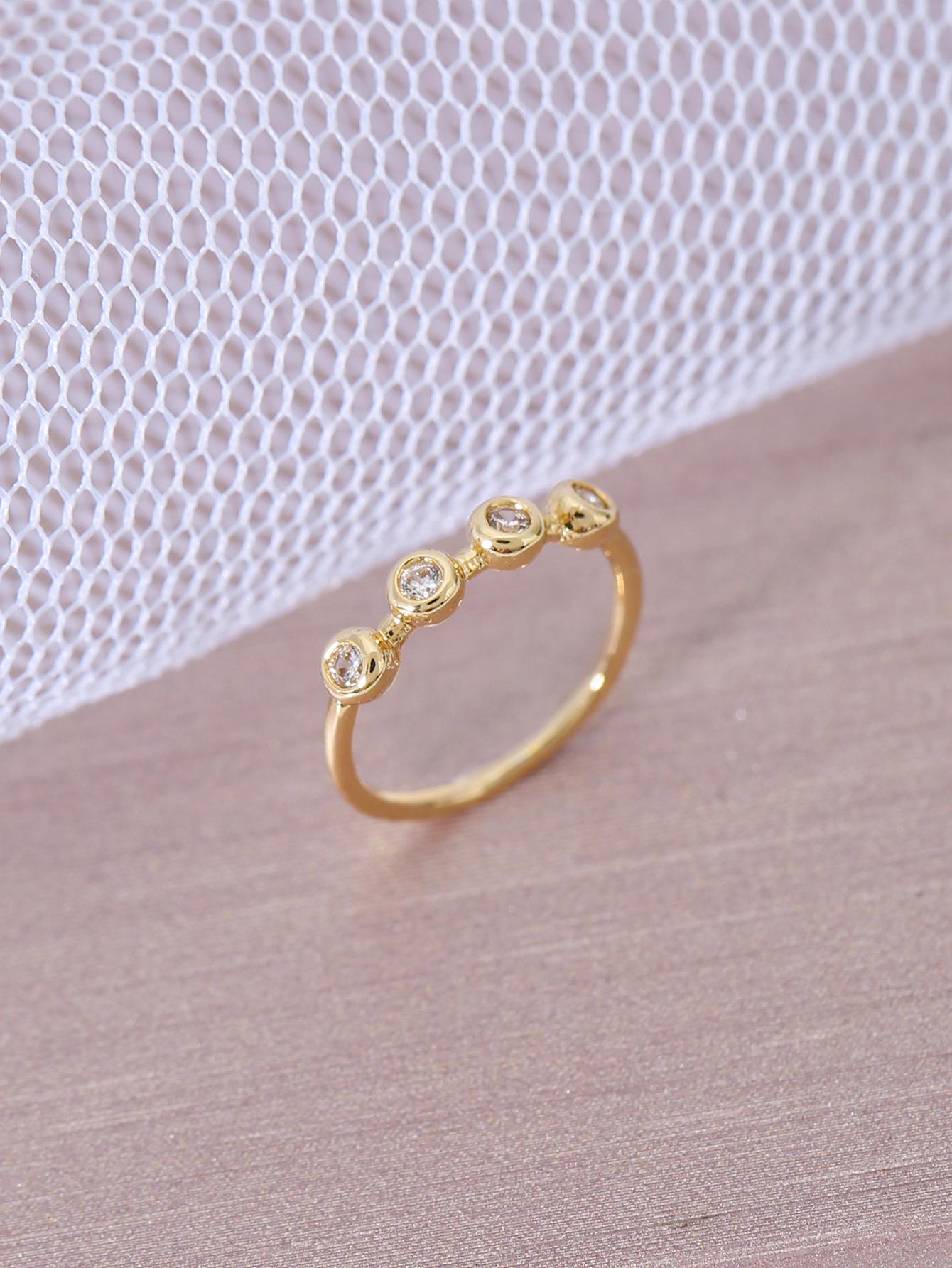 Элегантный циркониевый зажим для носа – модное, простое, непирсинговое украшение
Элегантный циркониевый зажим для носа – модное, простое, непирсинговое украшение