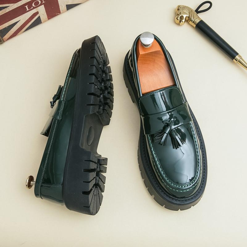 Fashion Fashionable Men Loafers Black Green Men Thick-soled Wear-resistant Patent Leather Glossy Business Shoes Social Shoes Sizes 38-46 38 зелёный
Fashion Fashionable Men Loafers Black Green Men Thick-soled Wear-resistant Patent Leather Glossy Business Shoes Social Shoes Sizes 38-46 38 зелёный