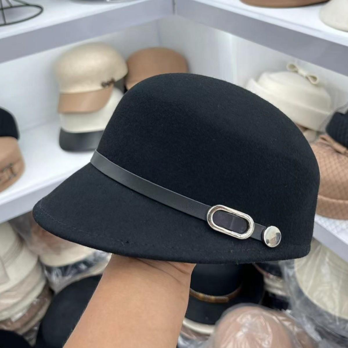 Hat Women s Autumn and Winter Wool Cap British Leather Button Equestrian Hat Small Rim Knight Hat Beret Versatile Top Hat
Hat Women s Autumn and Winter Wool Cap British Leather Button Equestrian Hat Small Rim Knight Hat Beret Versatile Top Hat