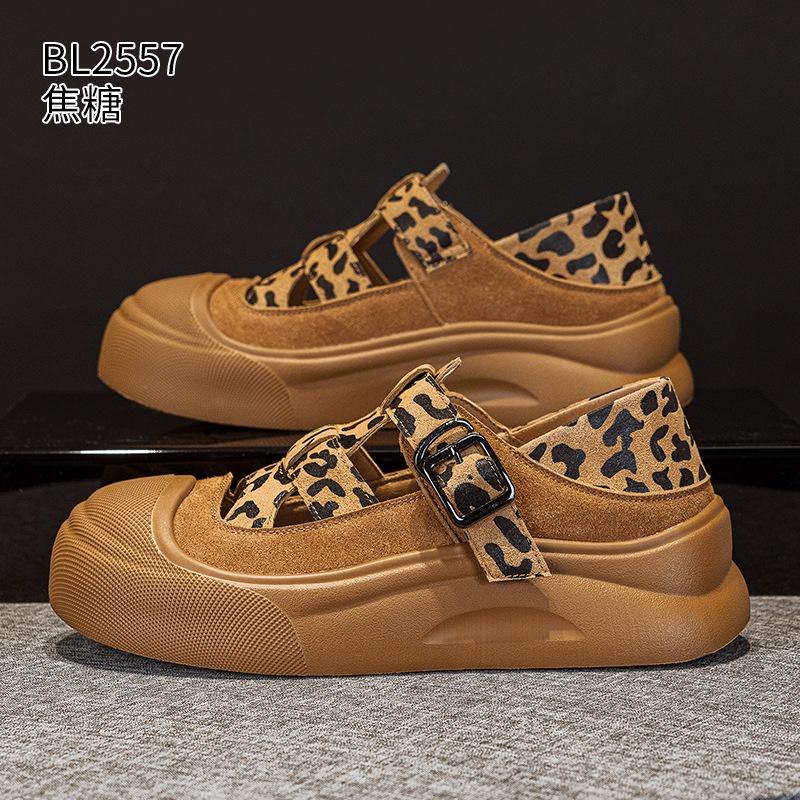 Platform sandals summer new breathable retro board shoes hollow leather casual shoes 40
Platform sandals summer new breathable retro board shoes hollow leather casual shoes 40